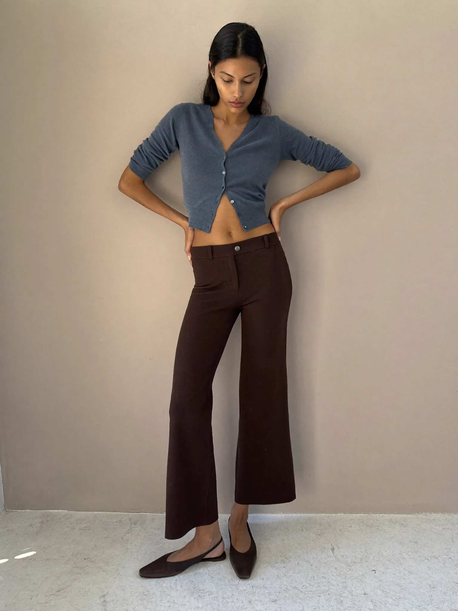 패션 포즈: Standing · Back · Both On Hips · Straight Even