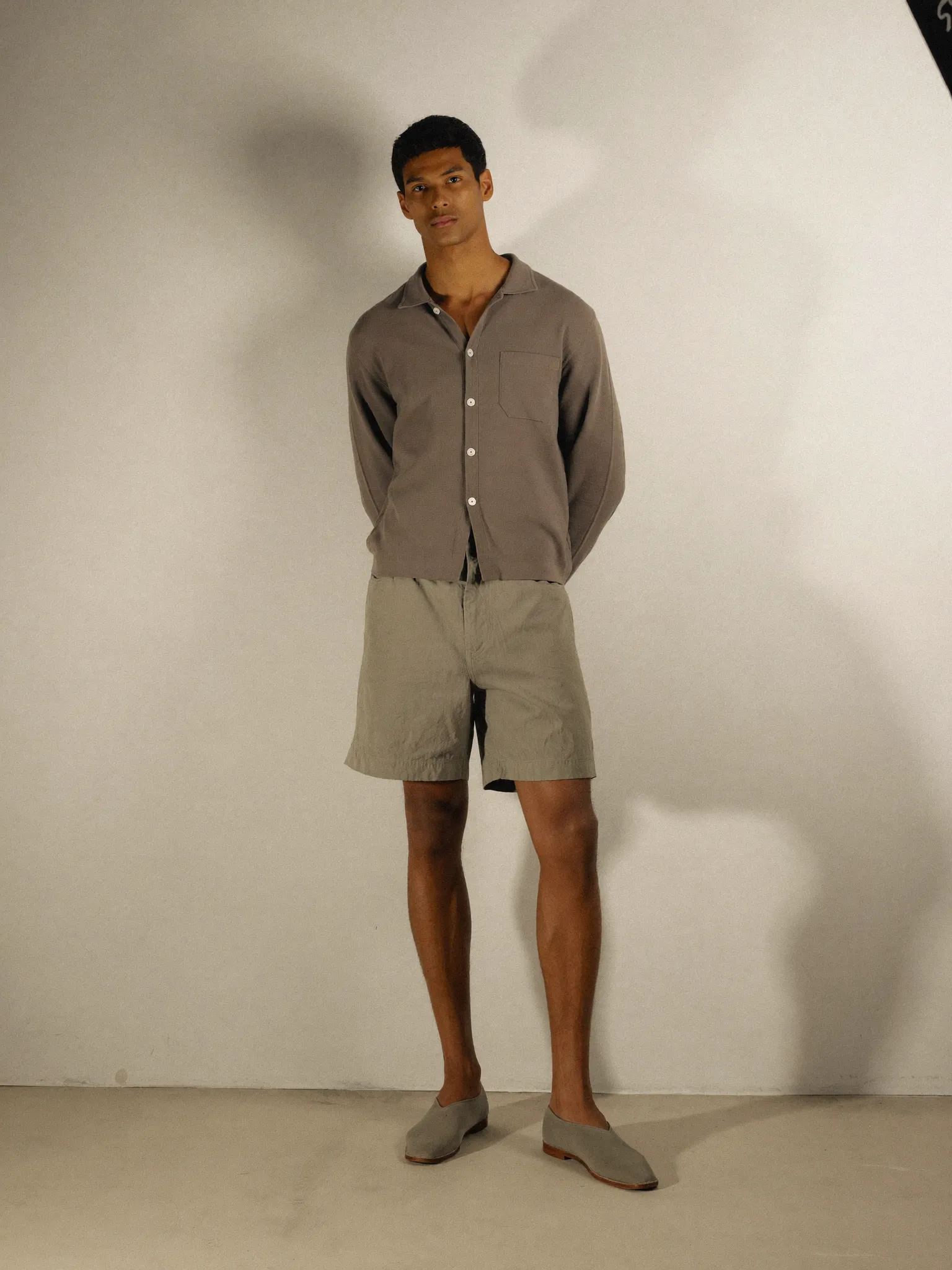패션 포즈: Standing · Front · Behind Back · Straight Even