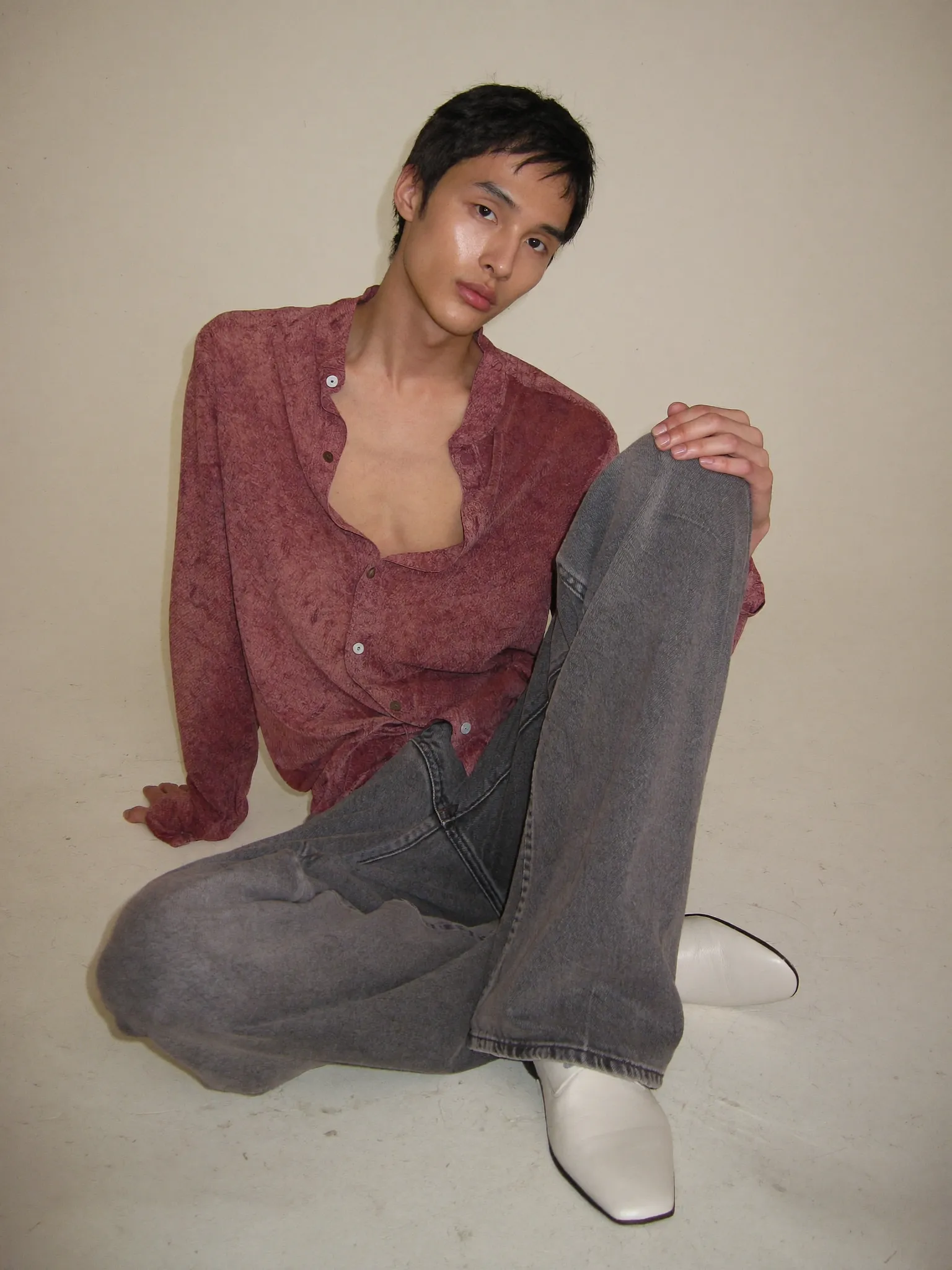 패션 포즈: Seated · Front · On Knees · Both Bent