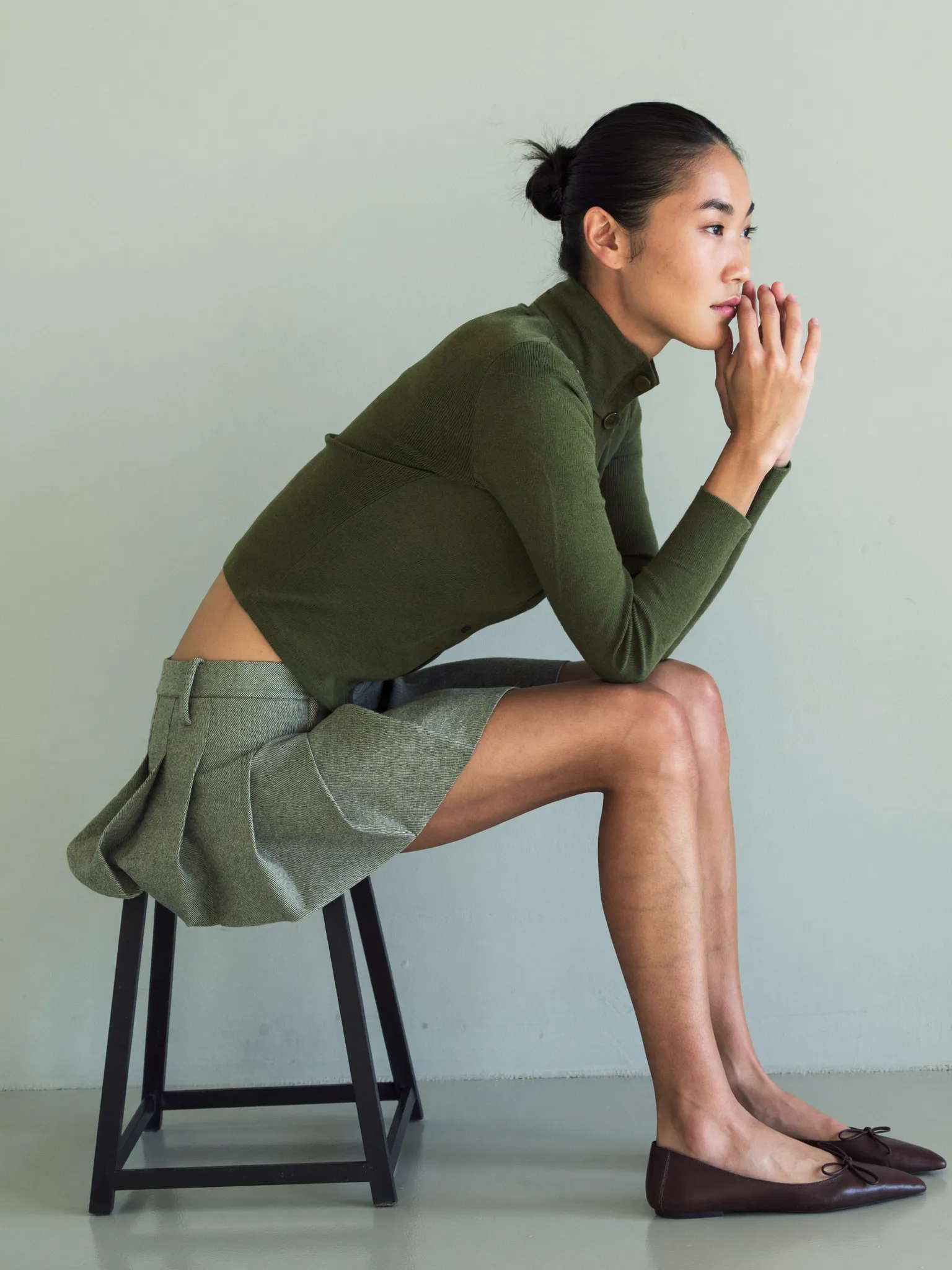 패션 포즈: Seated · Profile · Front Clasped · Both Bent
