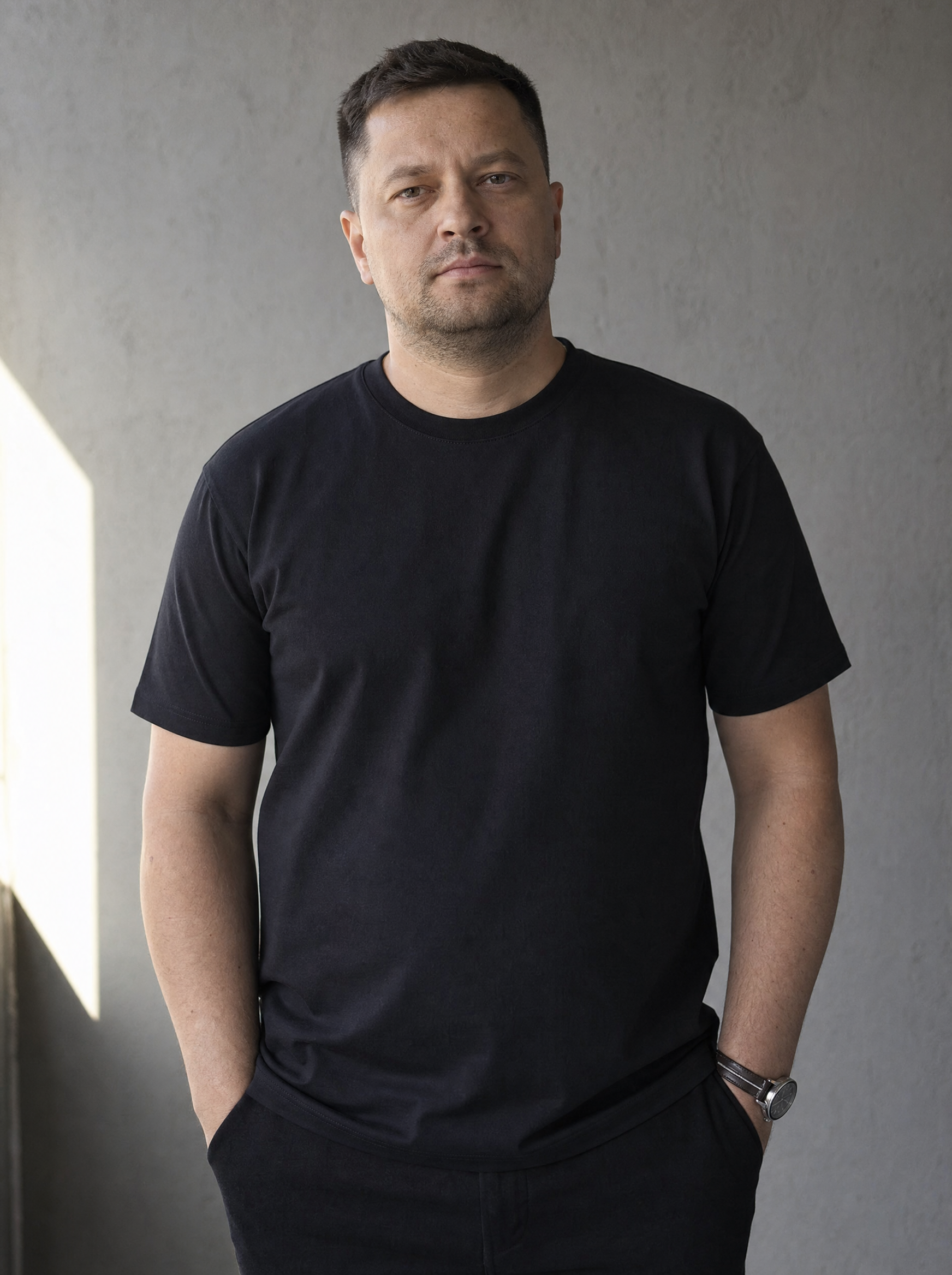 The Manifesto na facecie z normalną sylwetką
