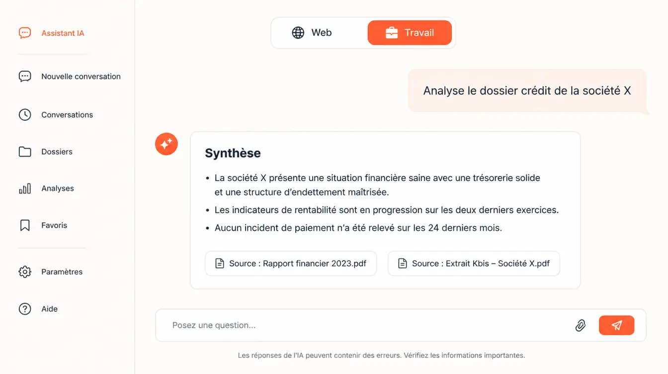 Maquette de Copilot Chat avec la bascule Web / Travail active et une réponse structurée sur un dossier crédit