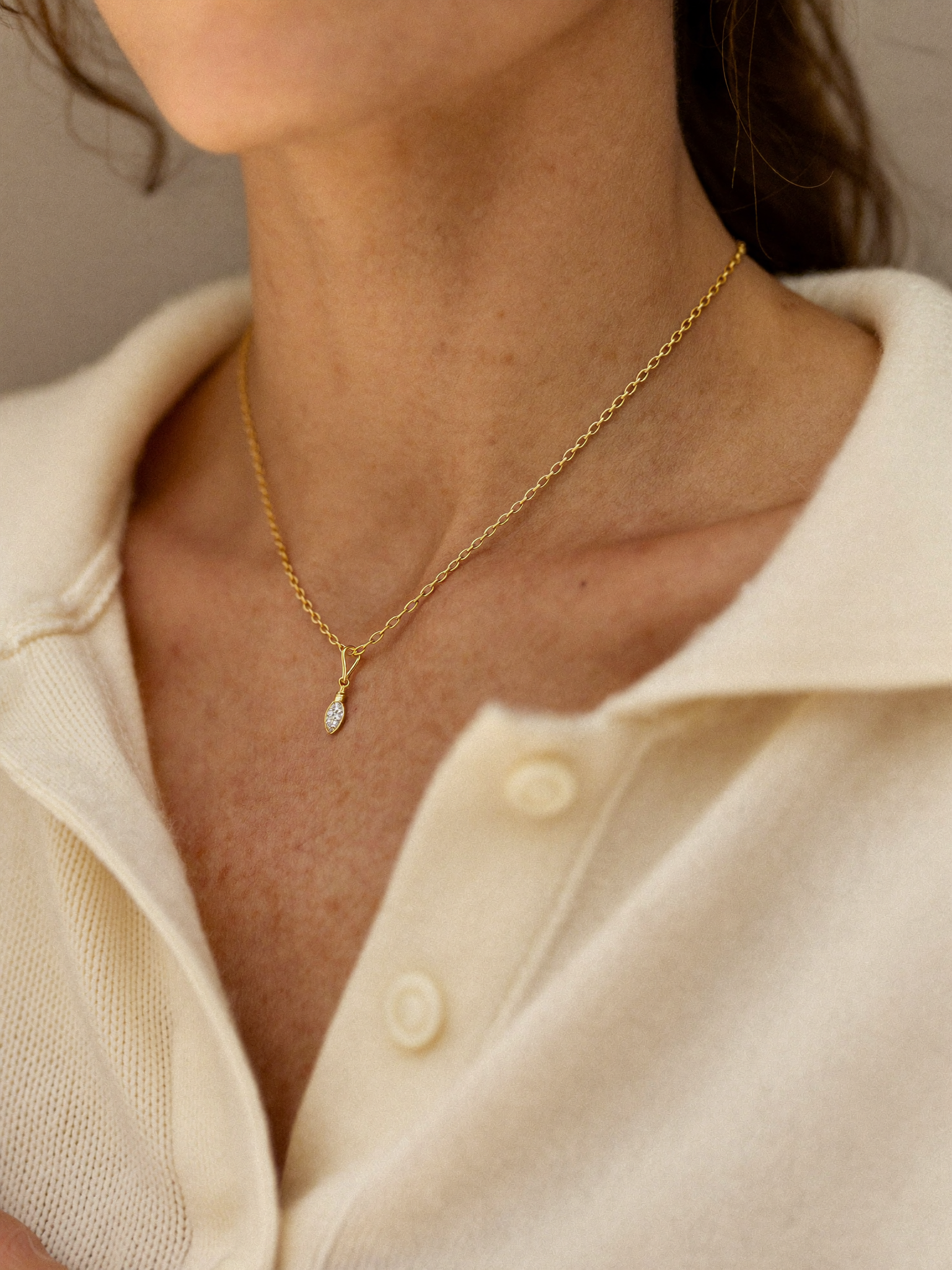 Collar dorado Jen Jen