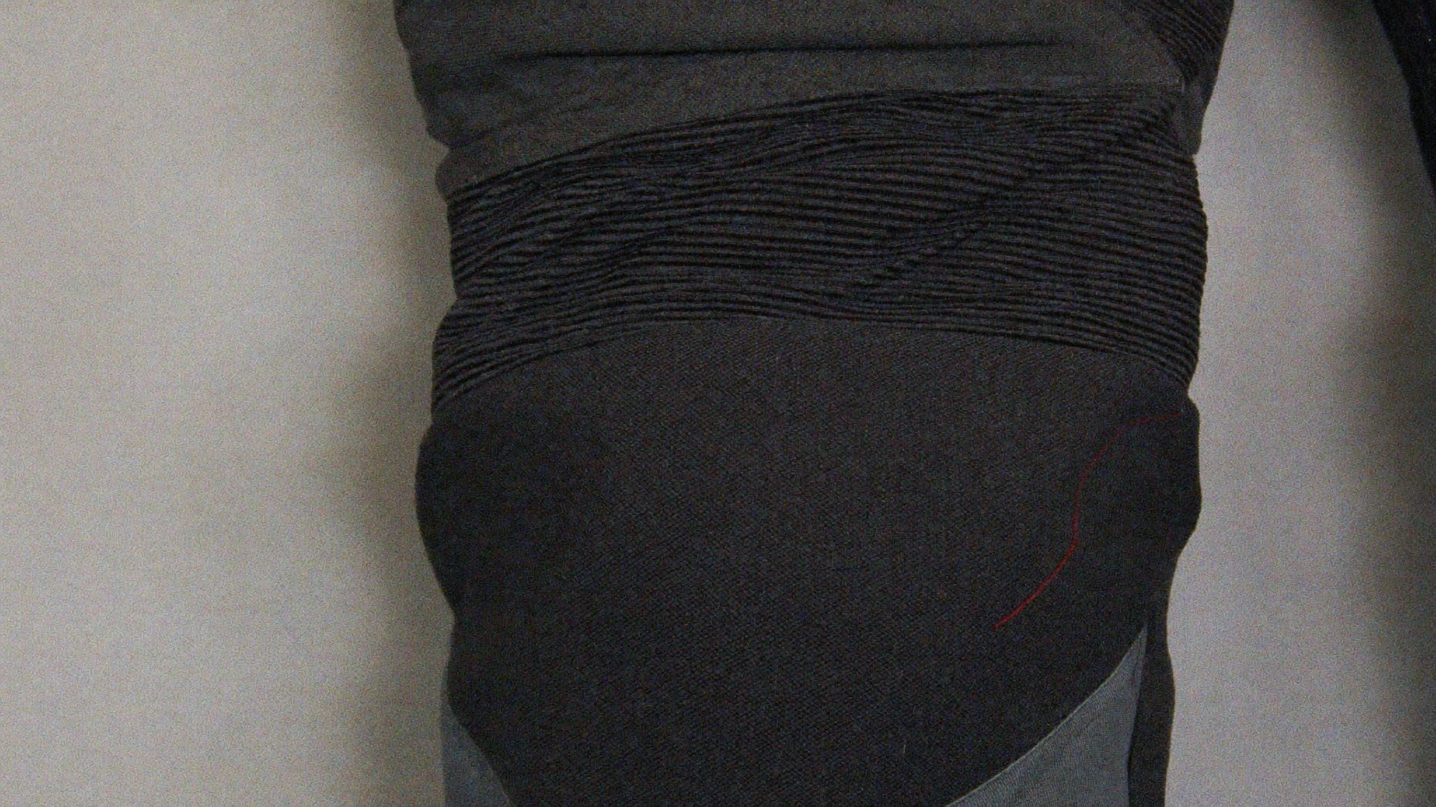 Macro of the reinforced knee panel and internal armor pocket