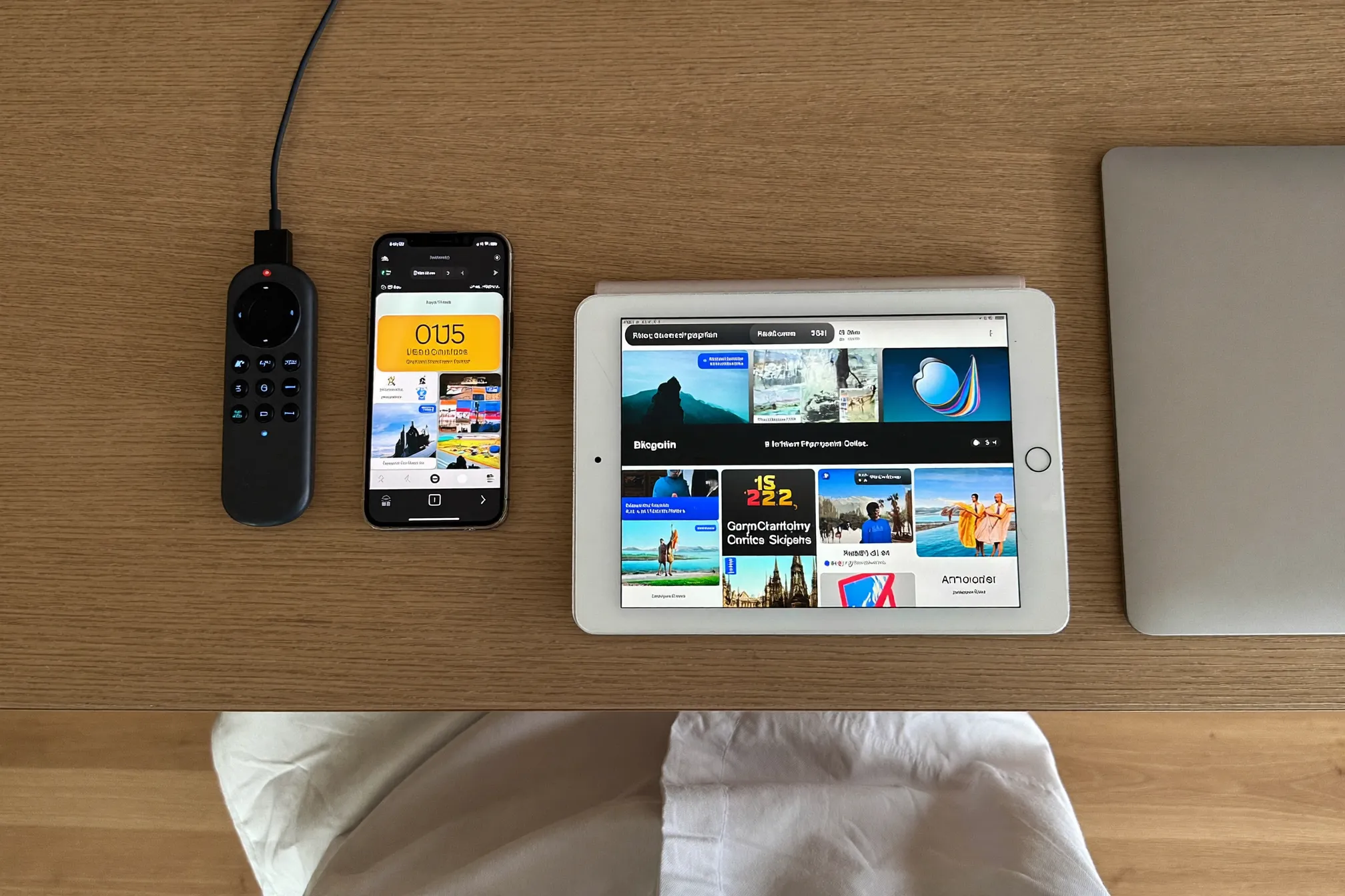 Fire Stick, smartphone, tablette et ordinateur portable compatibles avec IPTV Smarters Pro