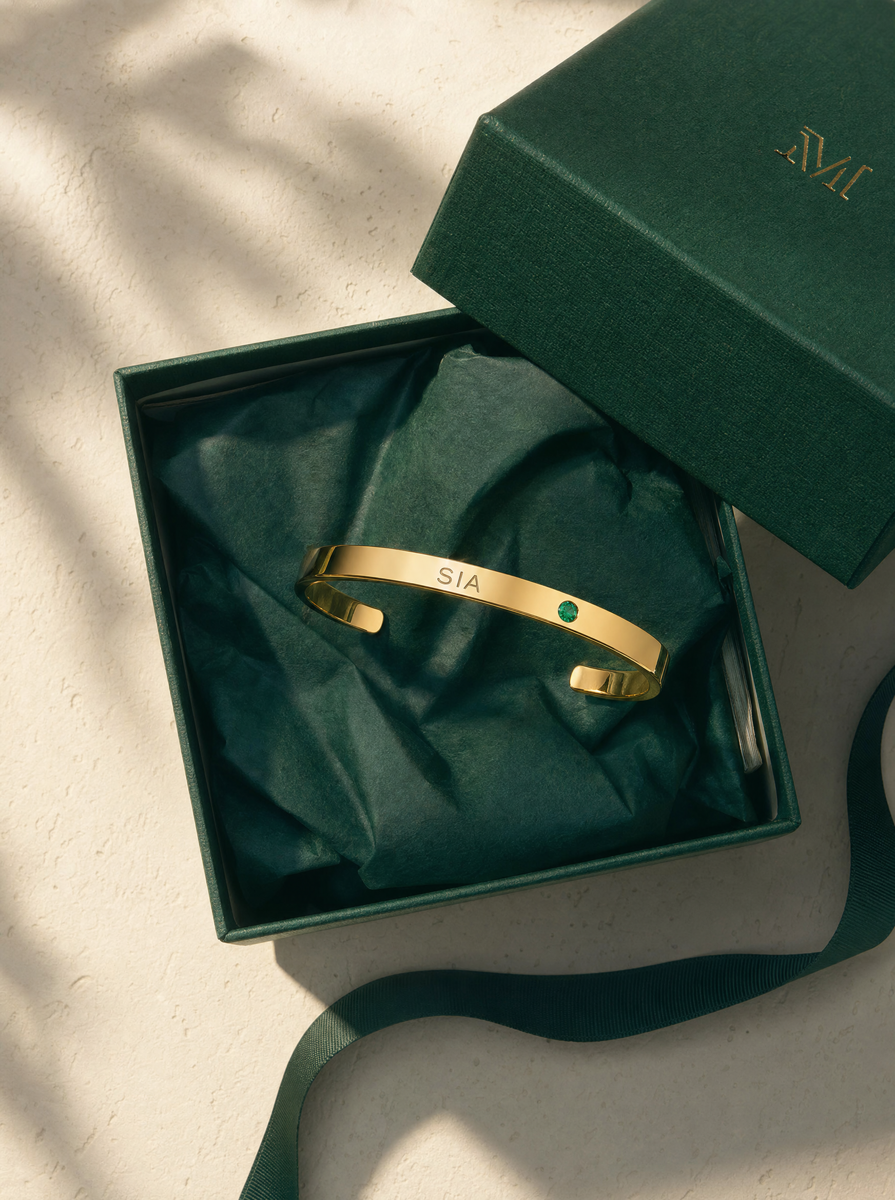 Sia Initial Gold Pendant Necklace close-up