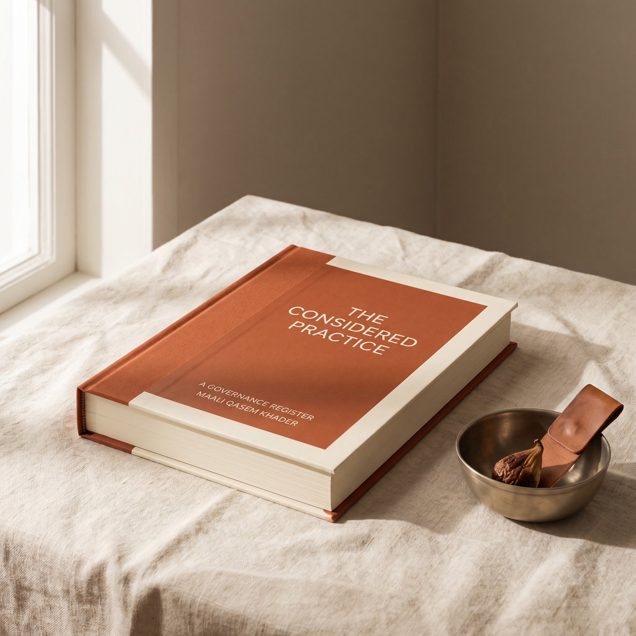 V2 · Book-teaser hero