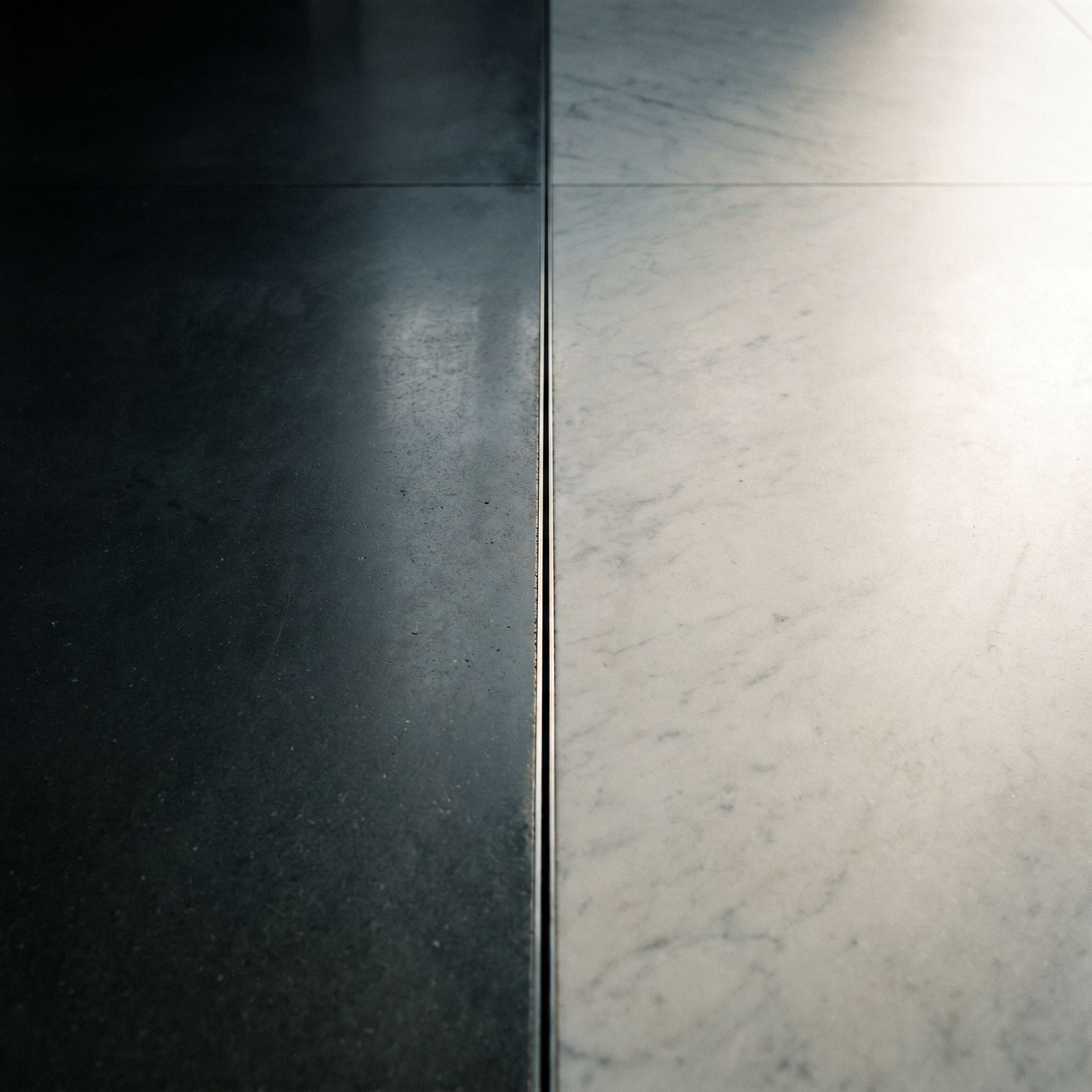 Floor threshold — a sharp boundary between two materials