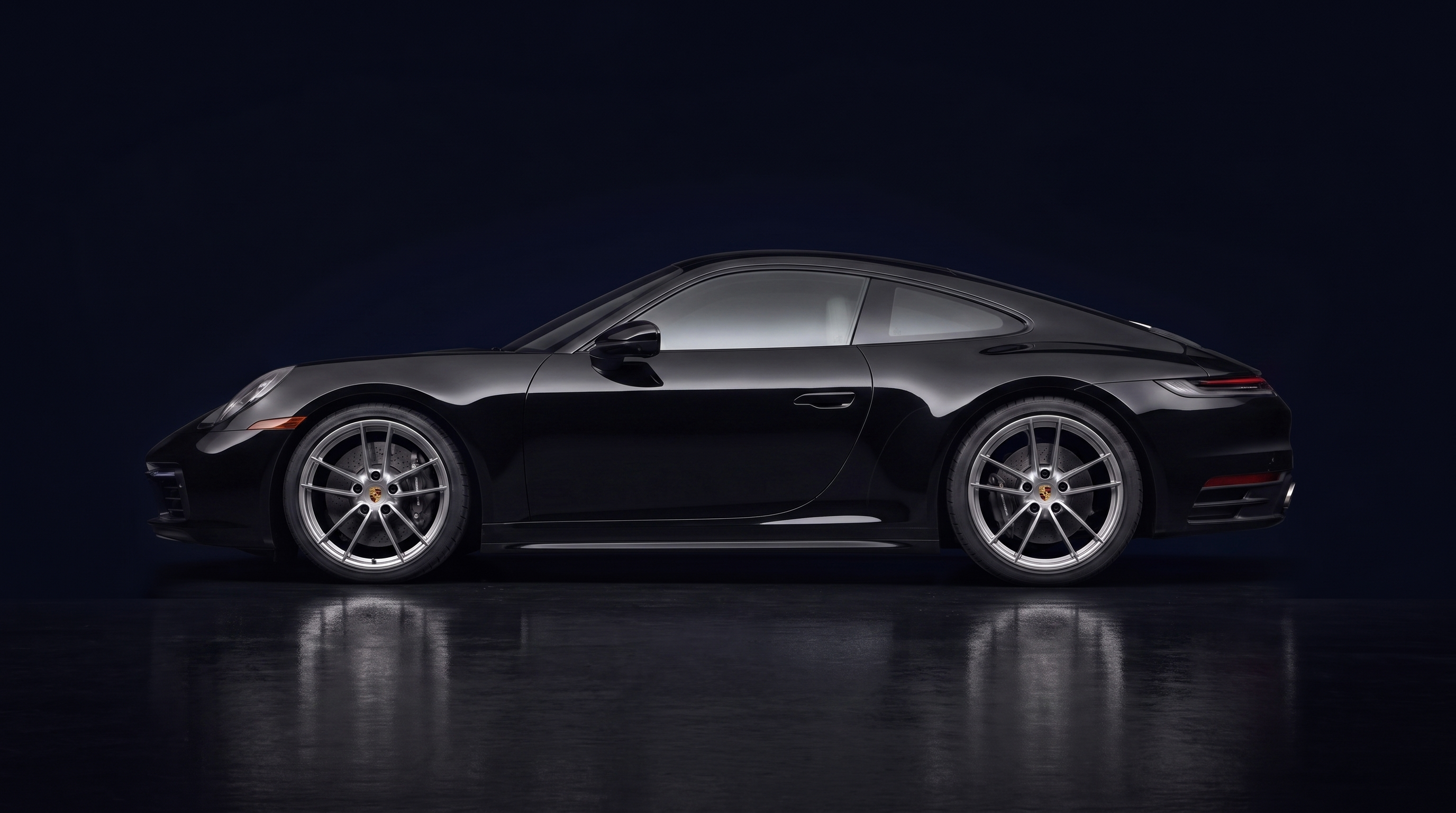 Porsche 911 con wrap negro