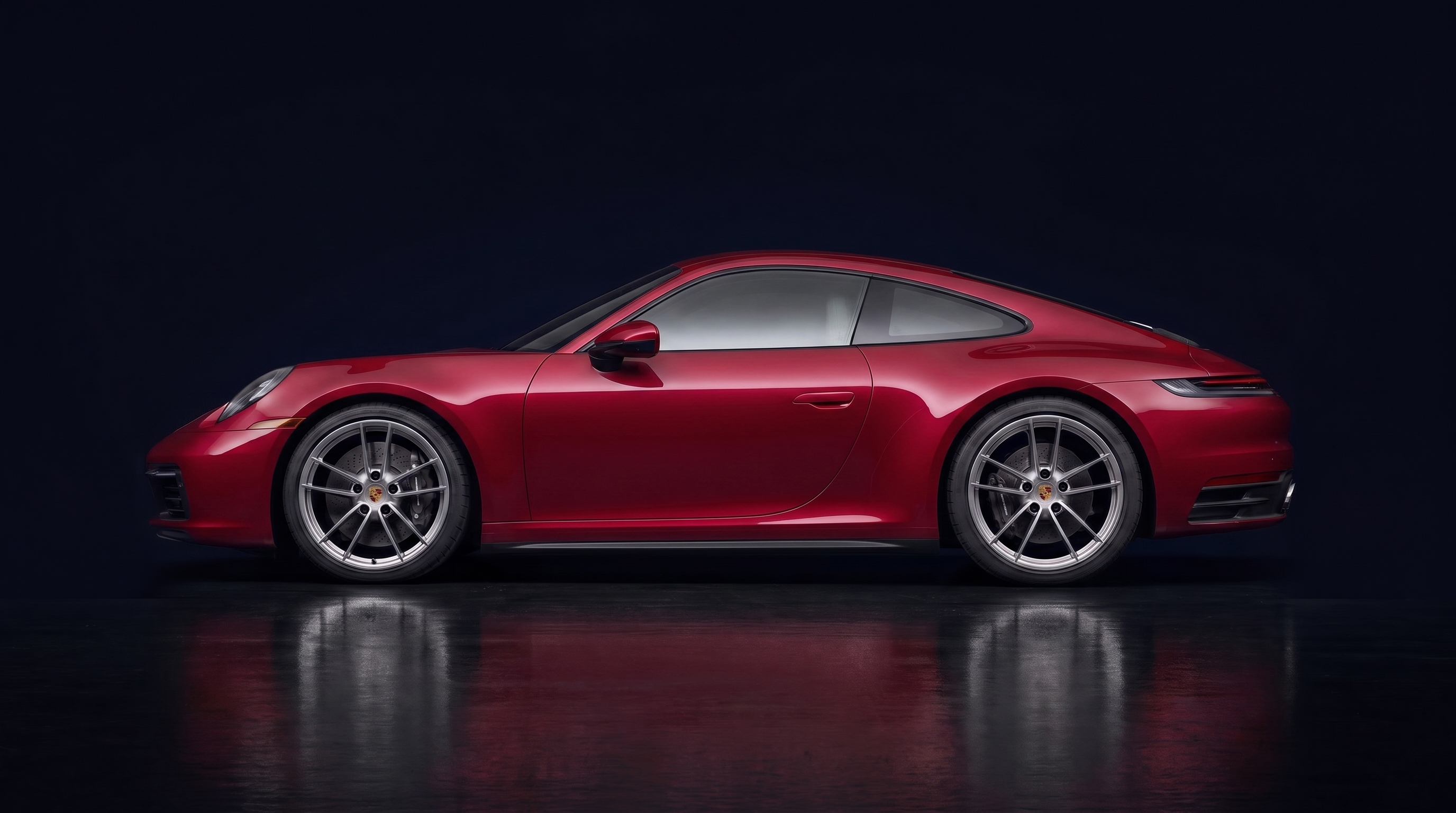 Porsche 911 con wrap rojo