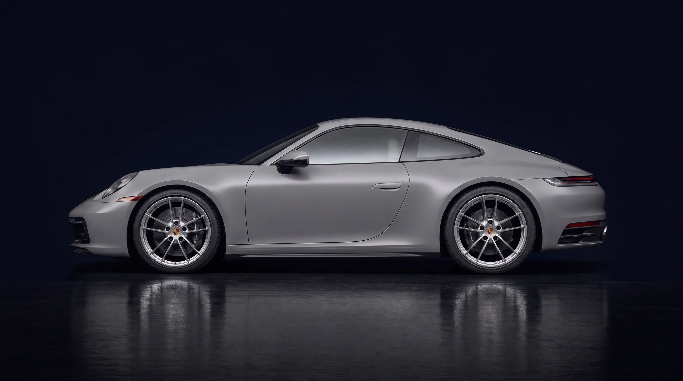Porsche 911 con wrap gris