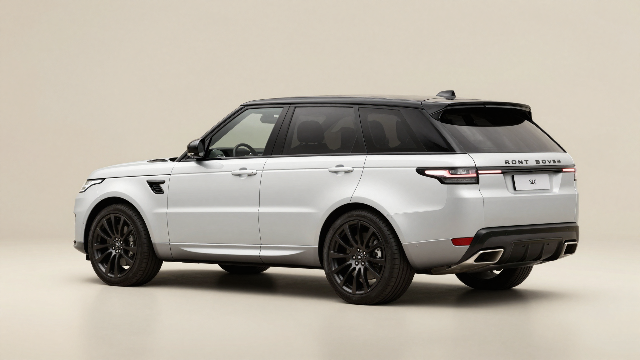 Range Rover Sport on the Lake Victoria road
