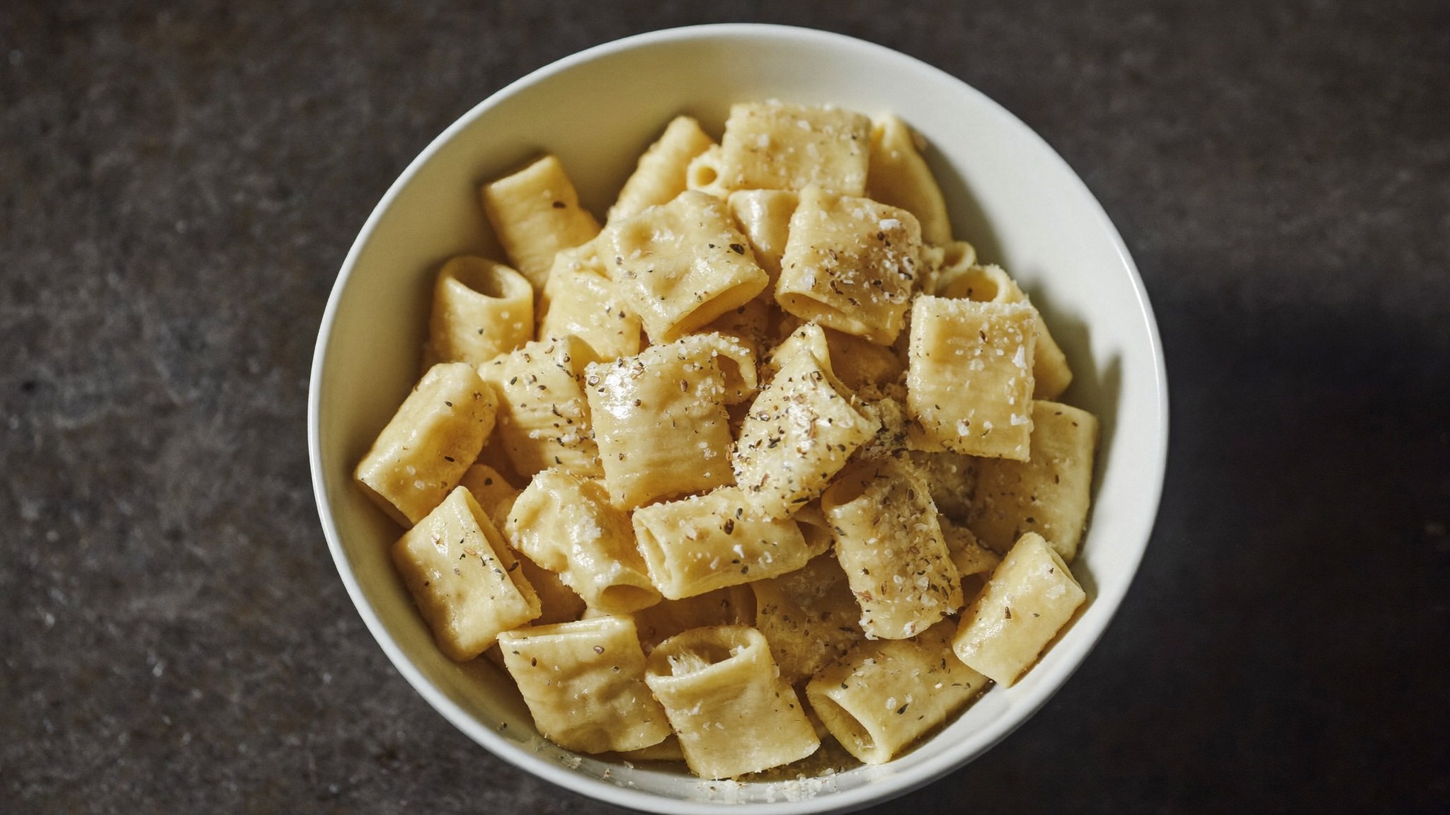 Cacio e pepe in NYC: seven bowls, and why the pasta shape decides the dish