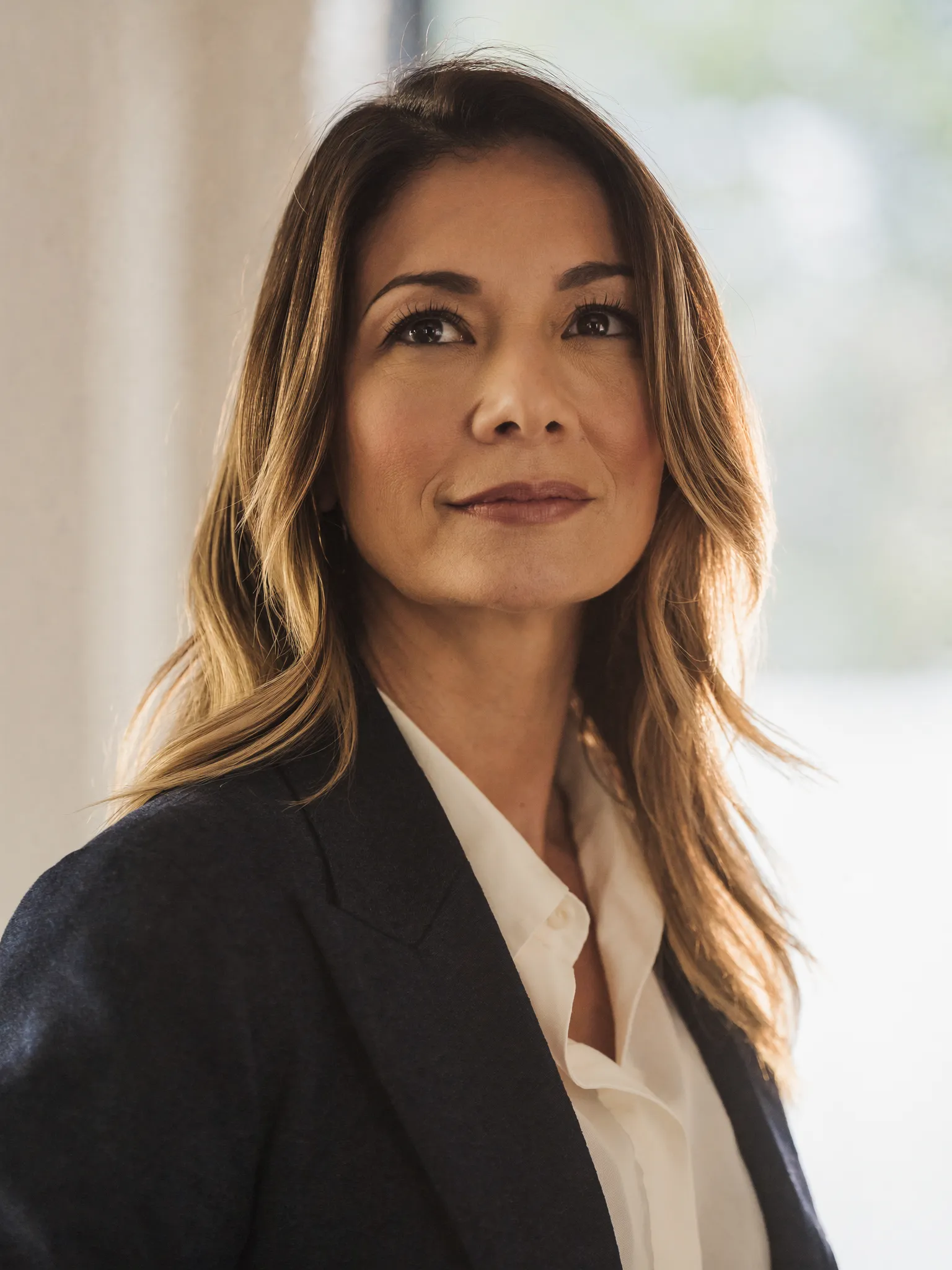 Editorial agent portrait