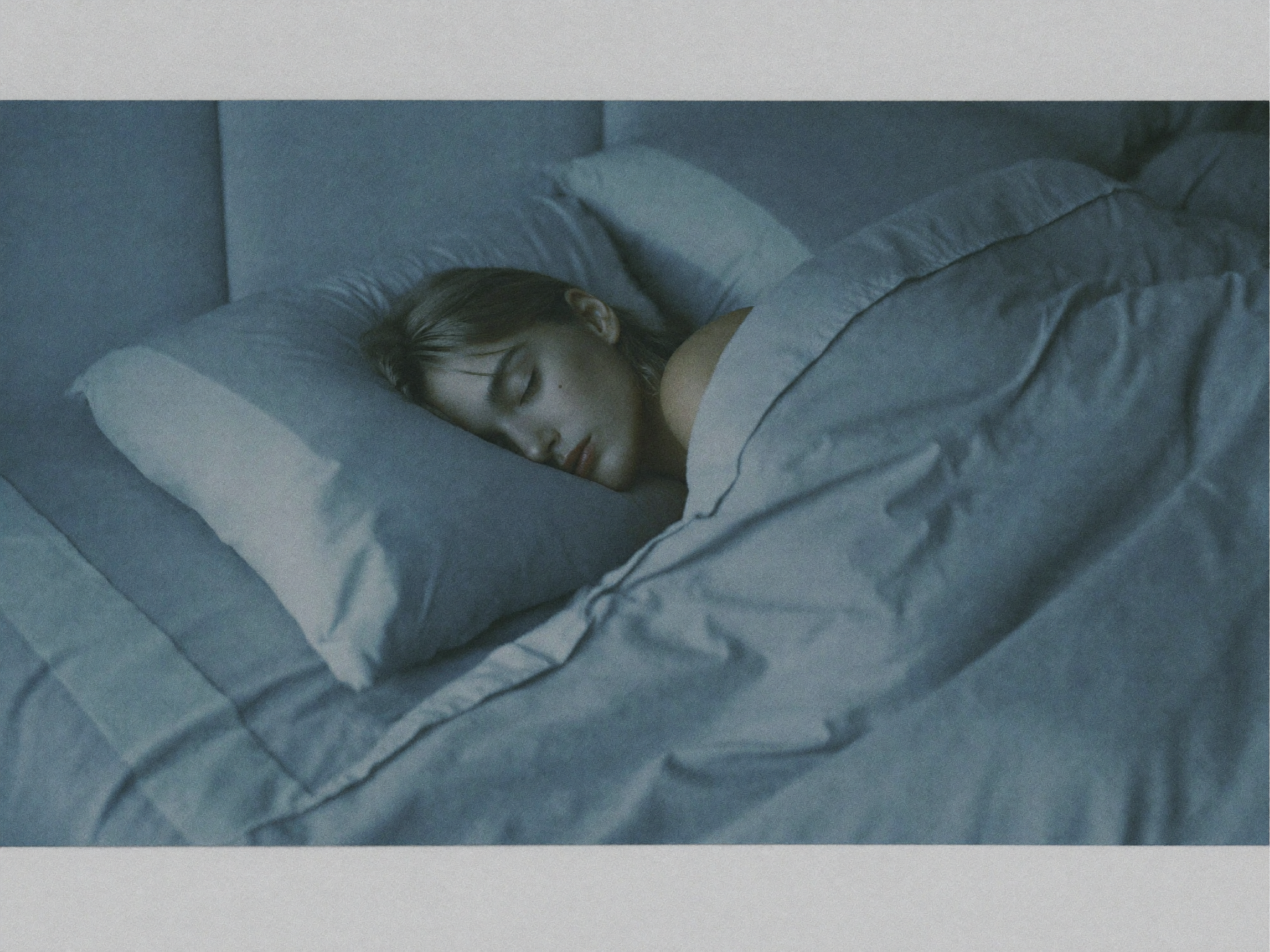 Femme dormant paisiblement toute la nuit