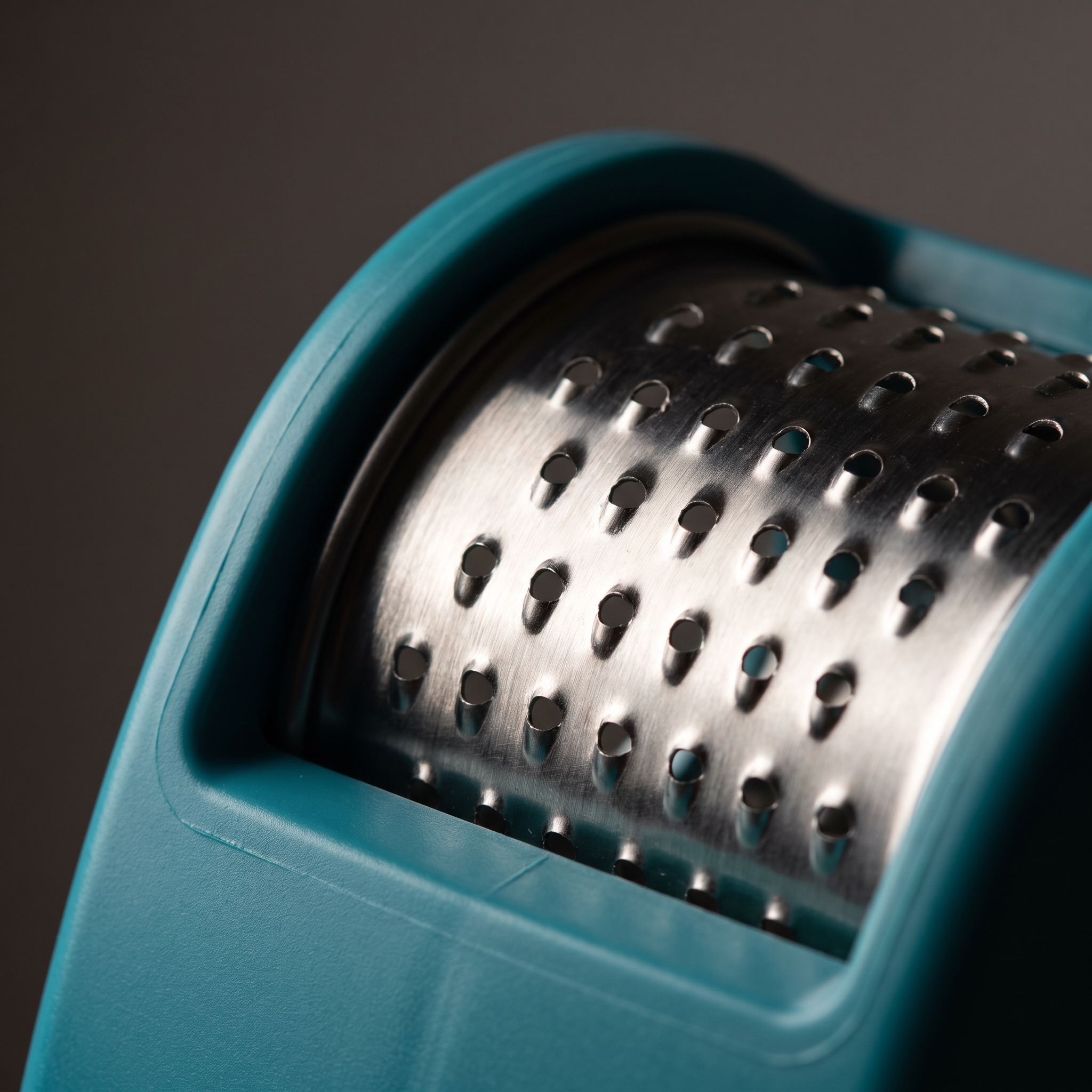 Close-up of the stainless cutting drum