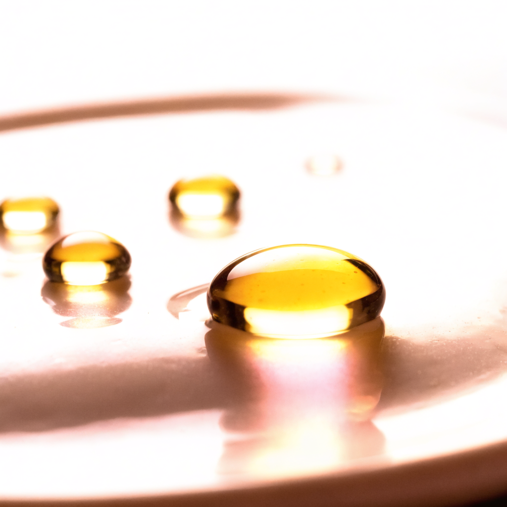 Golden retinol oil drops