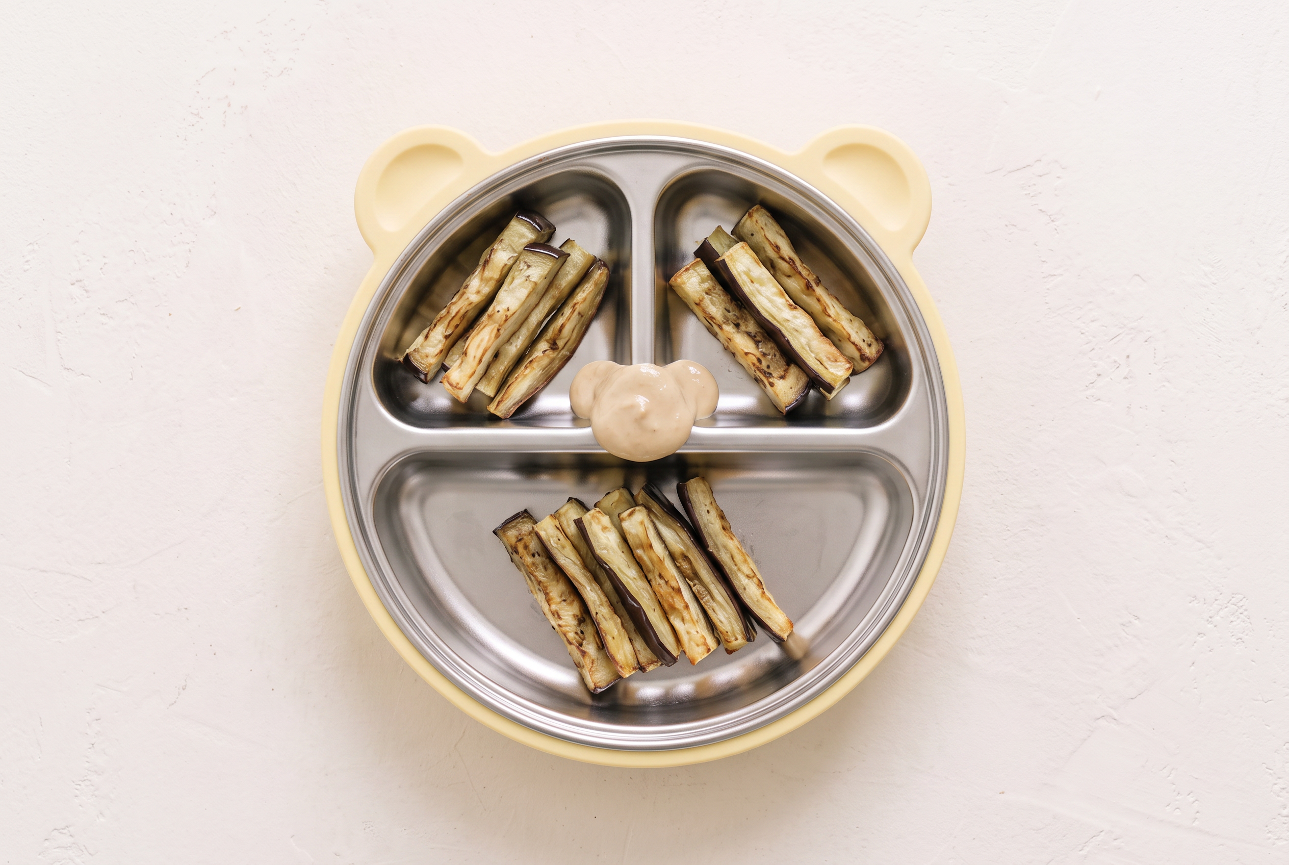 Auberginen-Sticks mit Tahini