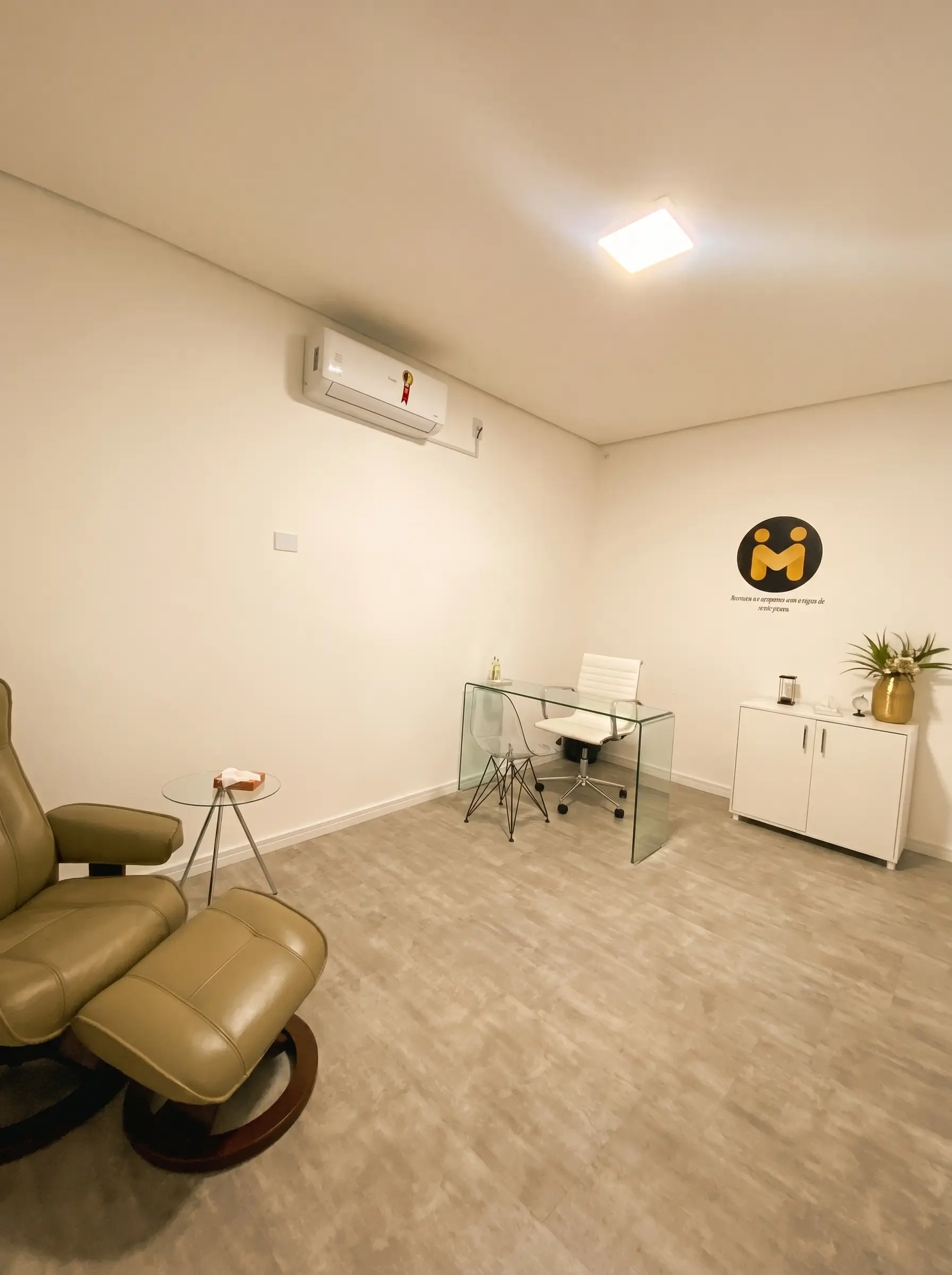 Sala de atendimento com poltrona