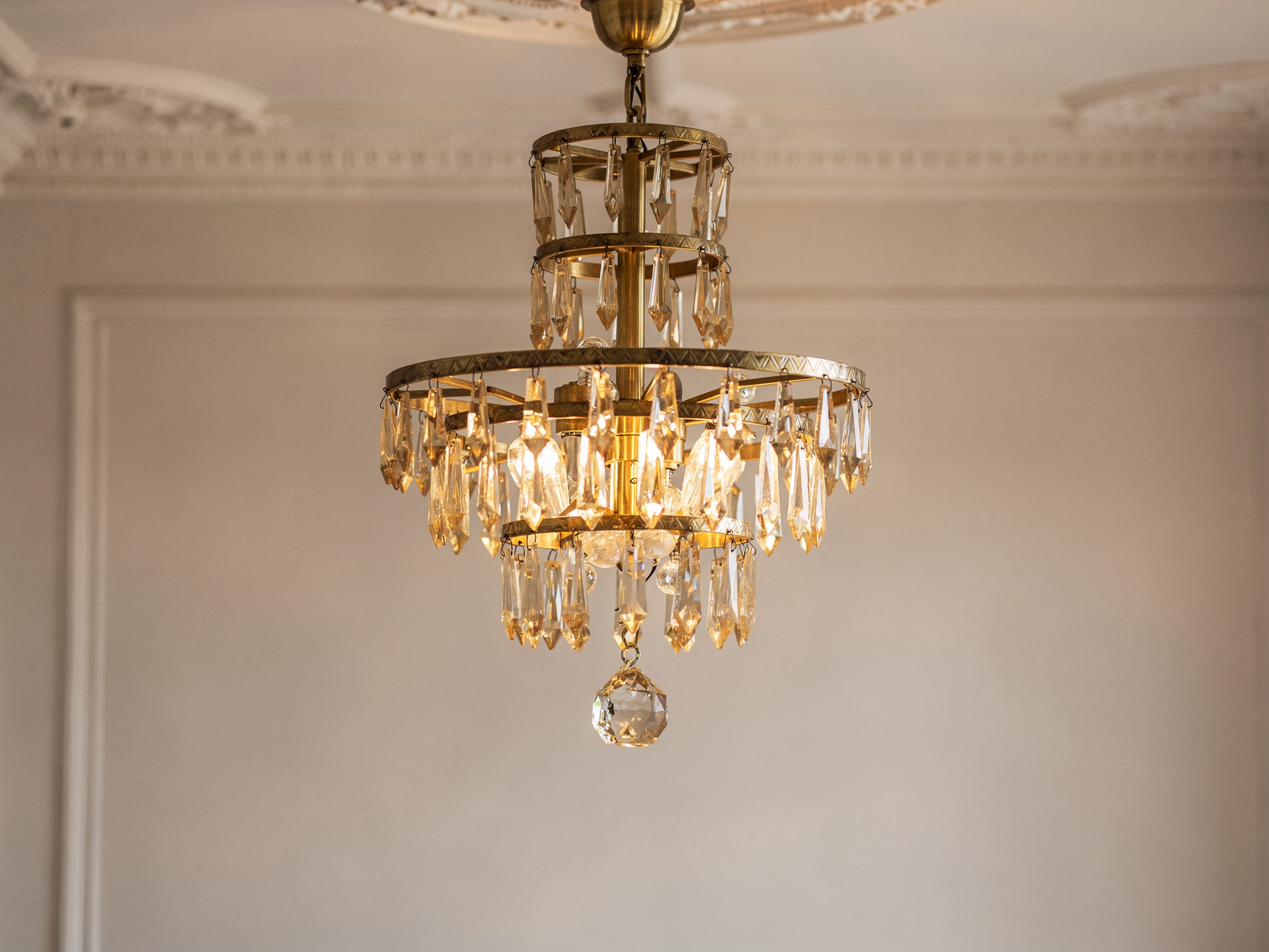 Lustre de suspensão depois do restauro
