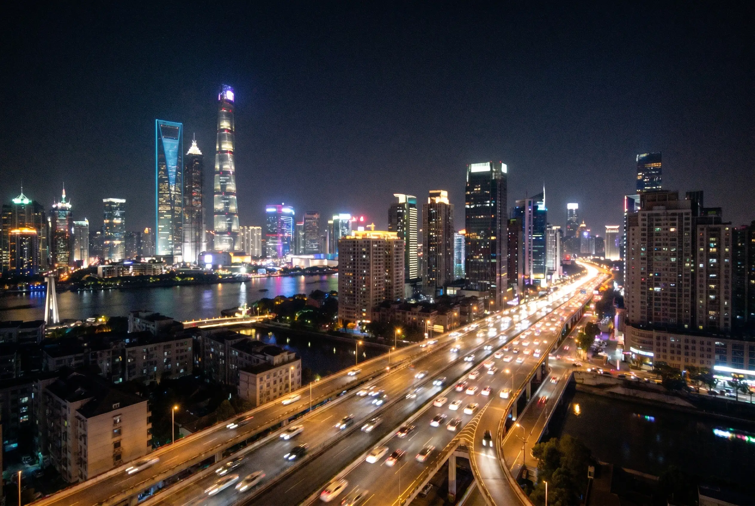 Ciudad de noche — en Auto