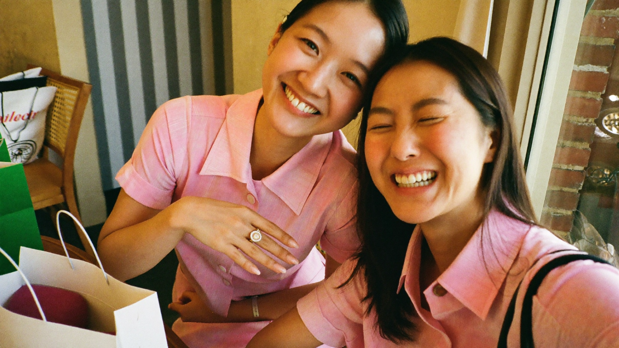 Eommisae trend in Korea: Gen Z daughter taking a cafe selfie with her mom in Seoul