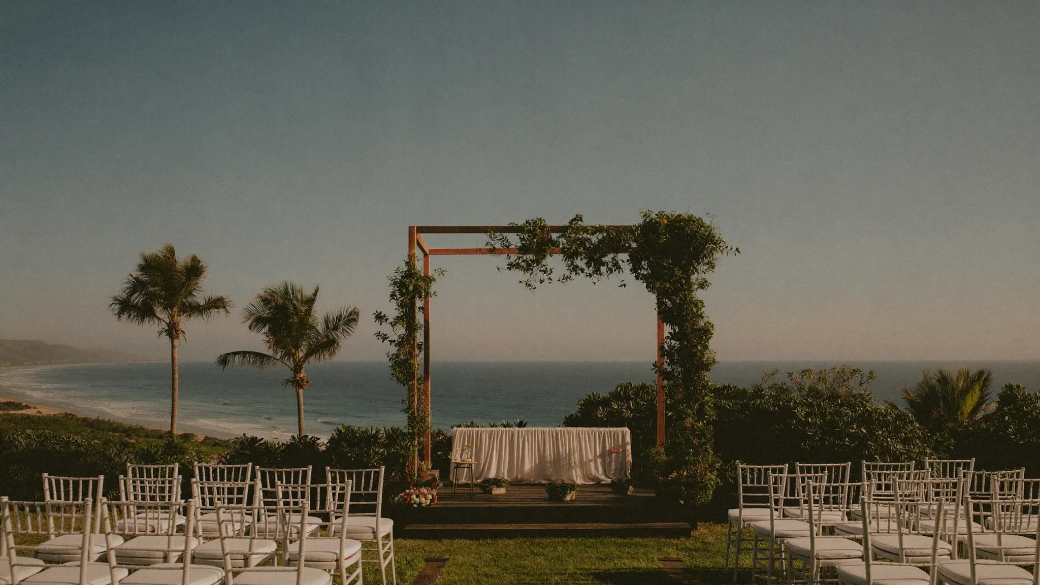 Best Time of Year to Get Married in Bali: A Dry vs Wet Season Guide