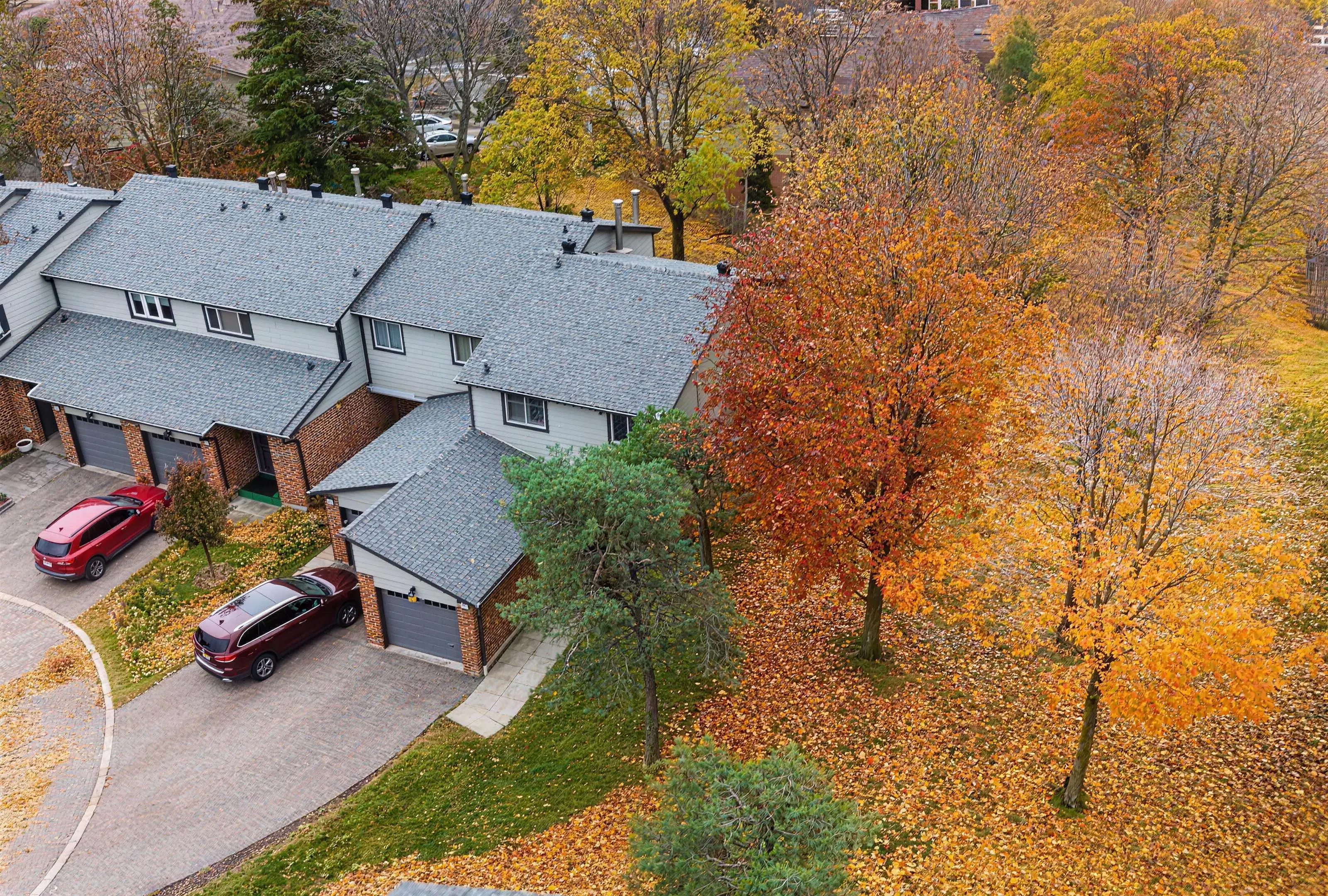 Aerial autumn view of 525 Meadows Blvd townhome complex in Mississauga — unit 36 sold exclusively by Jatin Dua