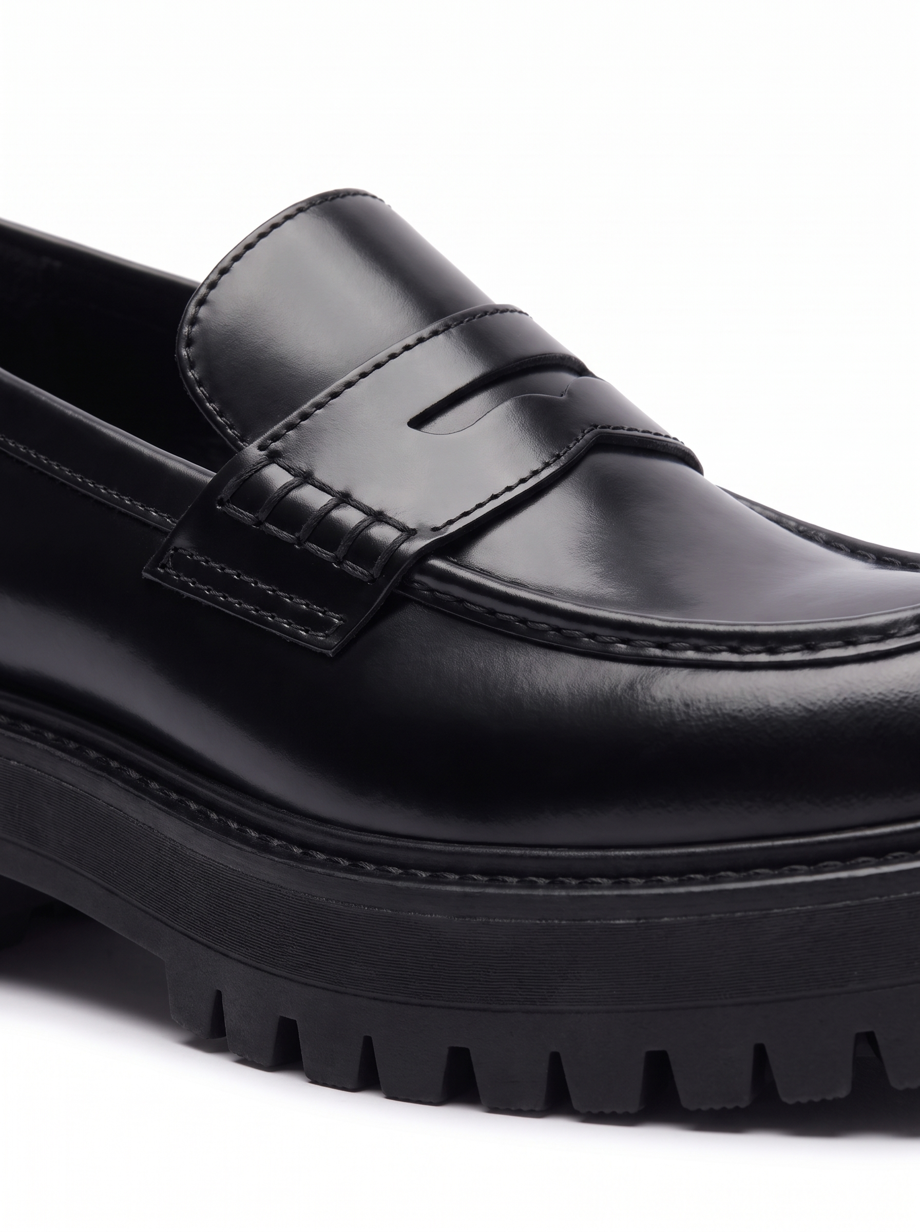 Penny strap and lug sole detail