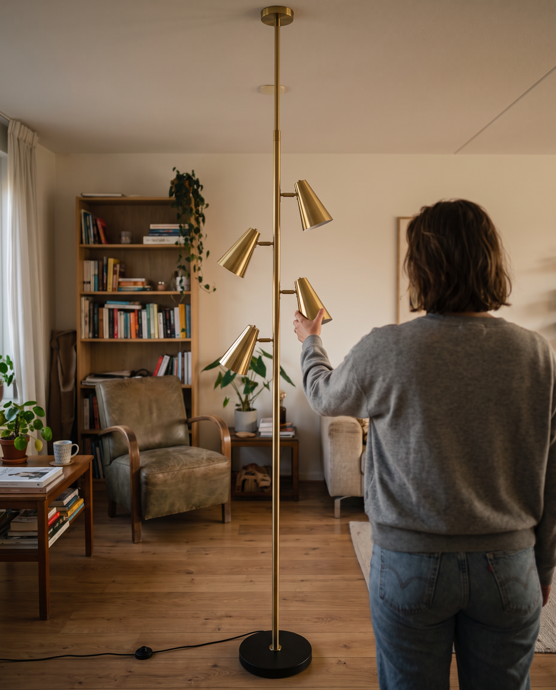 Vloer Tot Plafond Lamp 4 Lichtpunten LED 2,5-3,2 m Woonkamer Slaapkamer Werkkamer Minimalistische Staande Lamp Sfeerverlichting | Sansoti in gebruik