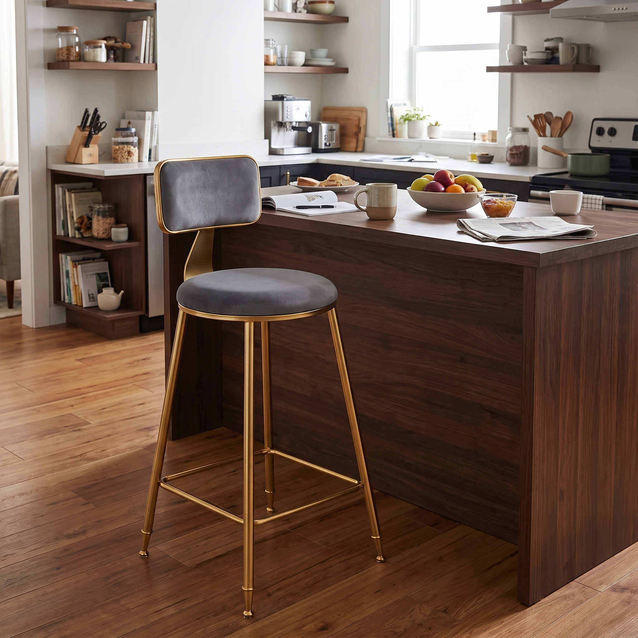 Luxe Velvet Barkruk met Rugleuning en Goudkleurig Metalen Onderstel lifestyle