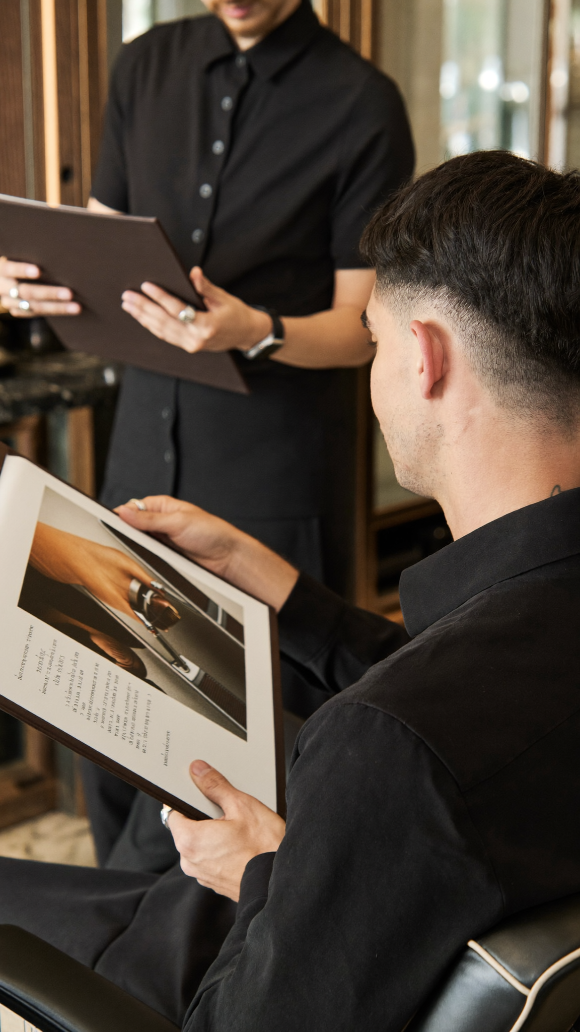 Discreet private consultation before men's waxing at ELMAX Dubai