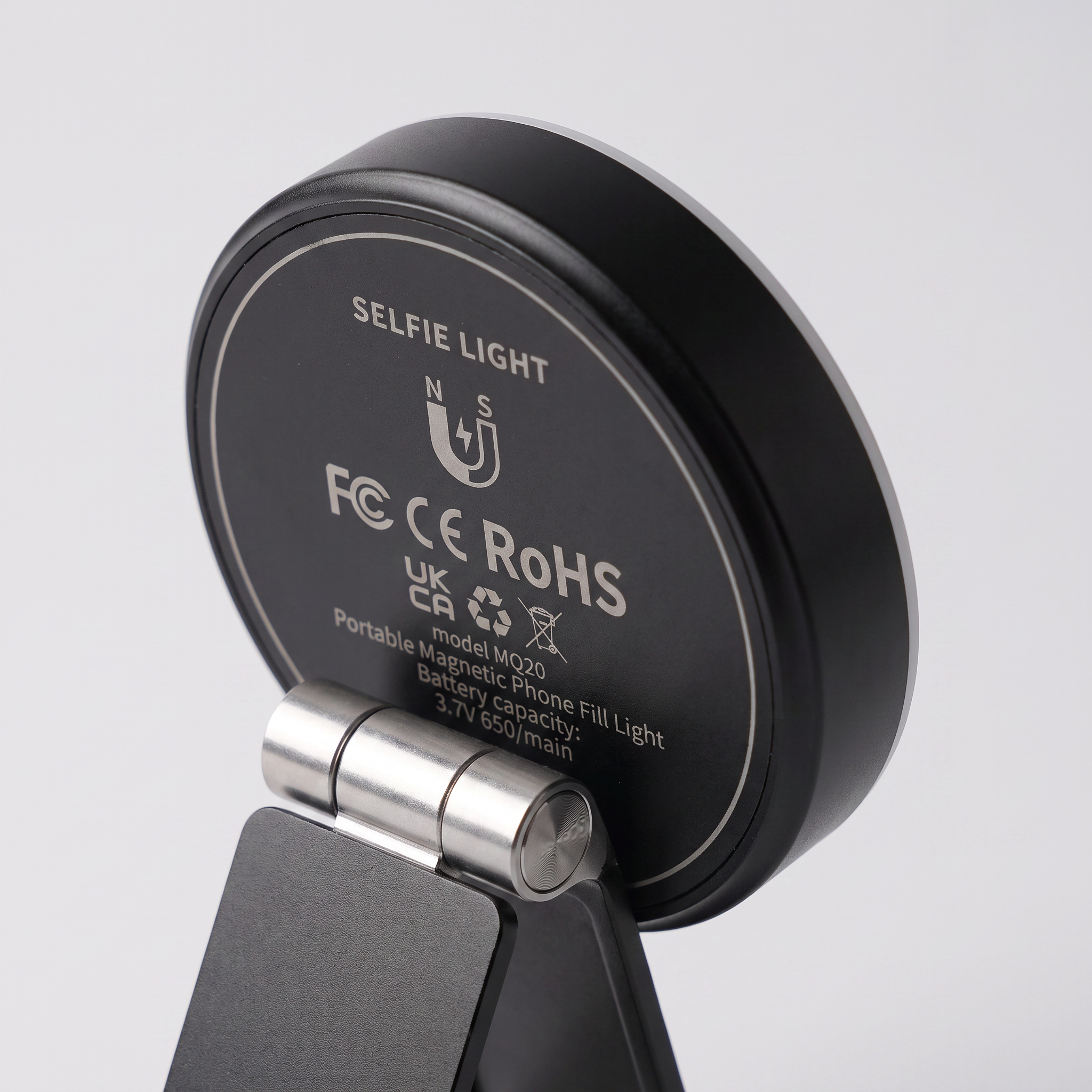 Magnetic Clip-On Phone Selfie Fill Light -- packaging